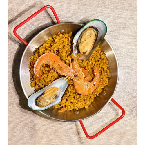 Spanish seafood paella