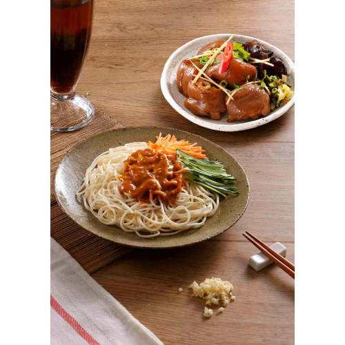 Taiwan Cold Noodle with Spicy Garlic Dressing and pork knuckle