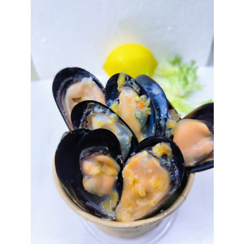 White wine cream with blue mussels