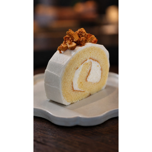 Crunch Roll Cake (From La Piccolo Citrino)