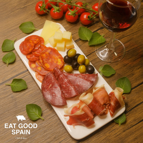 Spanish cheese and ham platter